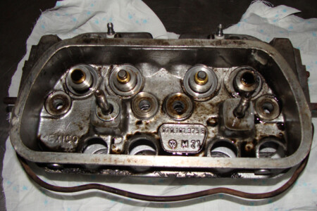 VW-Bus Engine cylinder head